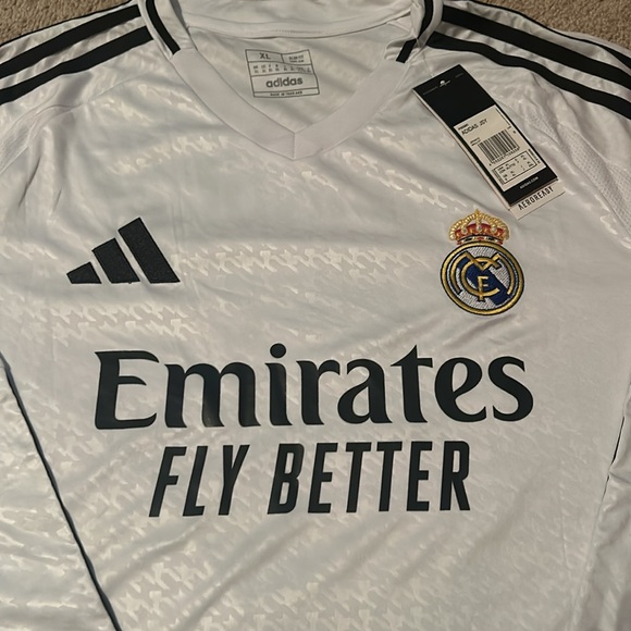 Real Madrid #5 Jude Bellingham Jersey 2024 Home Jersey - Picture 3 of 5